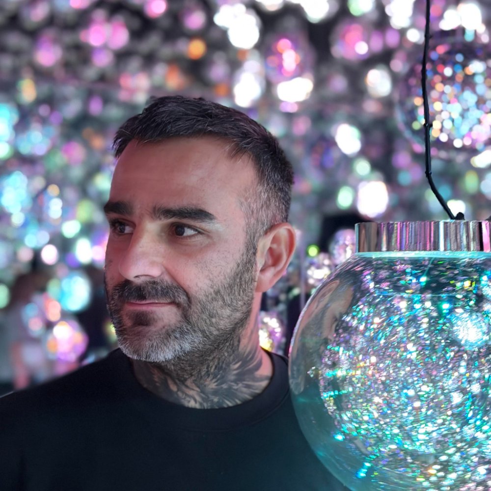 Portrait of Julien Jimenez, founder of PrepDeckr